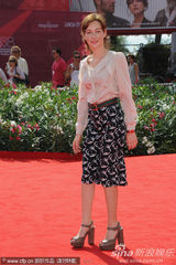 组图：《大师》记者会 玛莉亚与阿玛尼女掌门斗艳