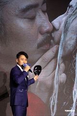 组图：《四大名捕》邓超搞怪刘亦菲学狗叫