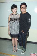 组图：钱嘉乐汤盈盈秀恩爱 人妻梁靖琪同场亮相