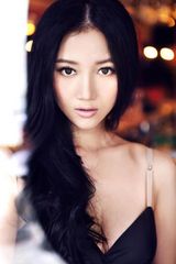 高清图：韩雯雯拍杂志写真 展现忧郁熟女气质