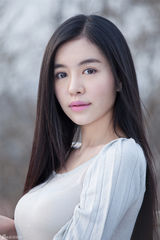 组图：赵多娜曝素颜写真 幽香若兰淡雅如竹