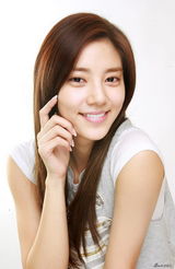 高清图：孙谭菲接受采访 甜美清纯如邻家女孩