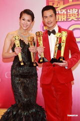 组图：45届TVB台庆落幕 郑嘉颖胡杏儿成最大赢家