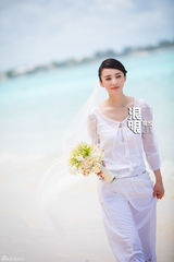 陈建斌夫妇庆结婚8周年 浪漫婚礼湿身热吻(图)