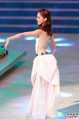 组图：本届港姐冠军陈凯琳比赛瞬间