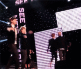 组图：EXO耍帅失败 小鲜肉尴尬瞬间大盘点