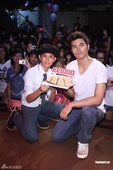 组图：林晖闵庆生众星祝福 大方对郭采洁示爱