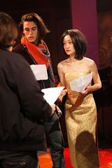 幻灯：周迅香奈儿盛典与德普爱妻竞艳 展国际风范