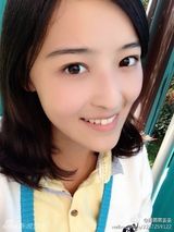 组图：央5女神引宅男熬夜 微博私照清新甜美