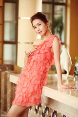 高清组图：李多海拍内地时尚大片 优雅性感千娇百媚