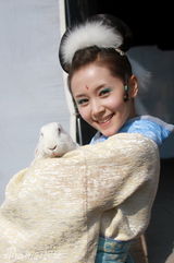 幻灯：《嫦娥》探班 玉兔王子文可爱表情八连拍