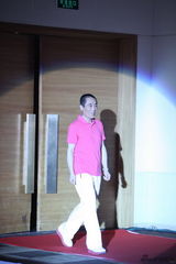 组图：张艺谋签约乐视影业 年内启动征程