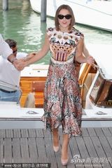 组图：《危险方法》记者会 奈特莉花裙黑超抢眼