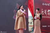 组图：范冰冰顶寒风华美亮相显女神范儿