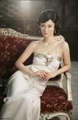 组图：于越破茧成蝶 图片电影演绎双面人生