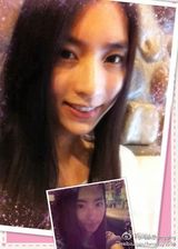 组图：疑似李亚鹏激吻女私照 容貌清纯可人