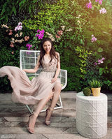 组图：潘辰浪漫写真曝光 精致妆容眼神魅惑