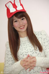 组图：郭书瑶捐金马奖金行善 挥毫自评不及格