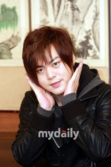 组图：文熙俊将主持《食神远征队2》 携手申智