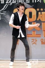 组图：文熙俊TonyAn等《20世纪美少年》再聚首