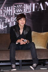 组图：东方神起帅气亮相台湾 昌珉大赞林志玲漂亮