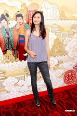 组图：佘诗曼等众星出席活动 坦言不在乎获奖