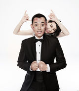 组图：黄海冰与甄锡好事将近 婚纱照甜蜜相拥