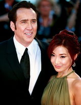 组图：《乔》威尼斯首映 尼古拉斯西装型男