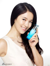 组图：韩国美女宋慧乔广告写真 肌肤水嫩光洁