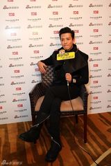 组图：新浪娱乐明星街拍盛典对话陈晓东