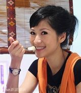 组图：美女主播沈星生活照甜美迷人