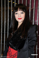 高清：众歌手跨年忙不停 阿Sa(蔡卓妍)陪市民倒数迎2010