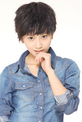 组图：解惠清清爽牛仔写真展假日风情