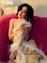 组图：秦海璐携堂妹上《GQ》 大尺度性感出镜