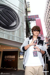 高清图：罗志祥再扩潮店 罗妈代管成“间谍” 