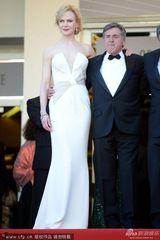 组图：评审法国男星丹尼尔-奥图亮相红毯