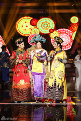 组图：蒋欣再变华妃现身大咖秀PK“甄嬛”