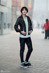 组图：徐濠莹李媛Cindy Ko新鲜街拍呈现