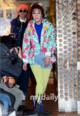 组图：高耀太复古装宣传17周年专辑《1999》