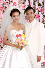 高清：陈国邦迎娶罗敏庄现场洒泪 众无线艺人道贺