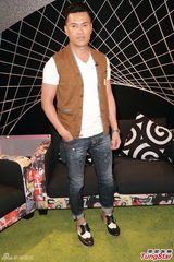 组图：谢婷婷首次挑战古装演出 自称没人追