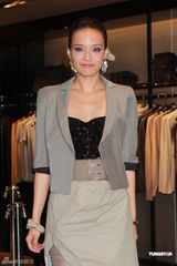 组图：舒淇出席时尚代言活动 气质高雅内蕴性感