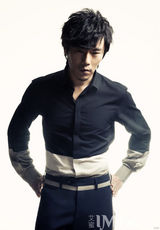 组图：秦昊忧郁气质大片 展文艺型男本色