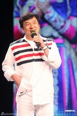 组图：200明星高歌《北京祝福你》 成龙坐镇指挥