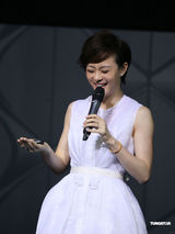 组图：孙俪着白色小洋裙 享受婚后生活暂不接戏