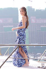 高清图：谢婷婷清凉亮相宣传豪华游艇