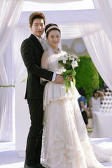 组图：《爱上狮子座》曝光婚礼剧照