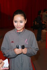 组图：亚姐面试水平参差 评委罗霖要求三高