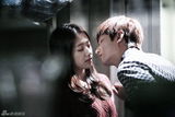 组图：《继承者们》李敏镐朴信惠亲密戏花絮