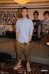 组图：Dear Jane加盟华纳 方大同薛凯琪到场支持